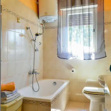 Dora Apartment